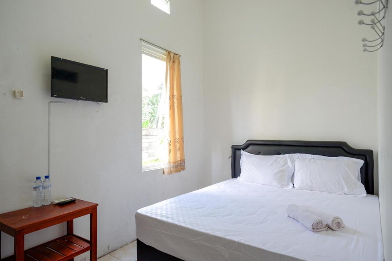 Pandawa Guest House At Ngaliyan Square Mitra Reddoorz Semarang Exterior foto