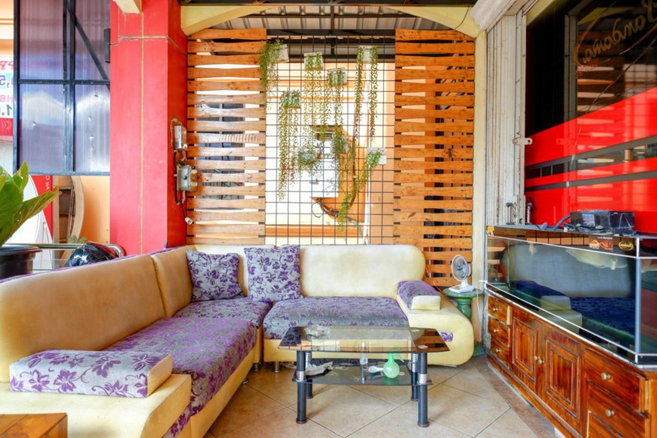 Pandawa Guest House At Ngaliyan Square Mitra Reddoorz Semarang Exterior foto
