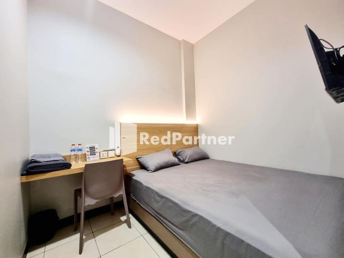 Pandawa Guest House At Ngaliyan Square Mitra Reddoorz Semarang Exterior foto